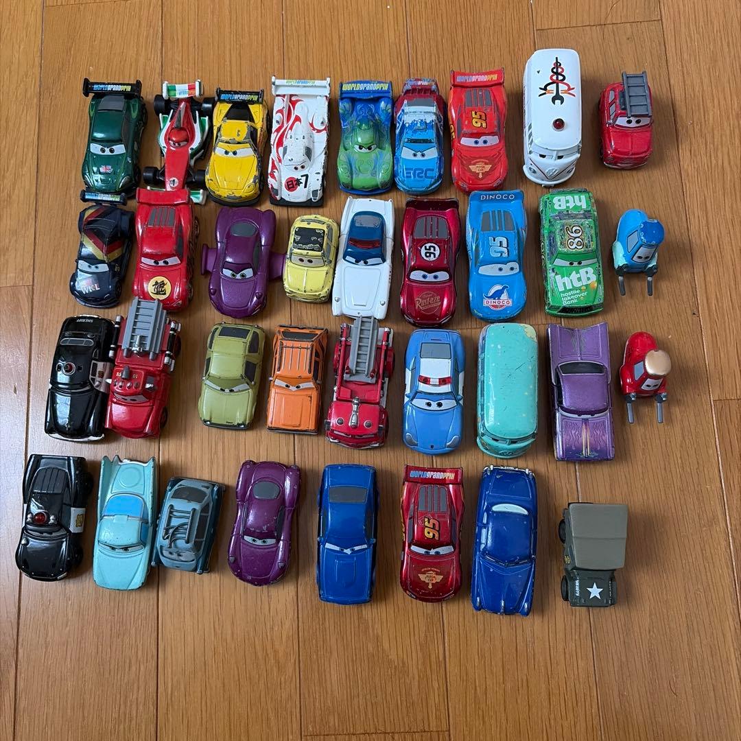 カーズ ミニカー 35台 まとめ売り - メルカリ