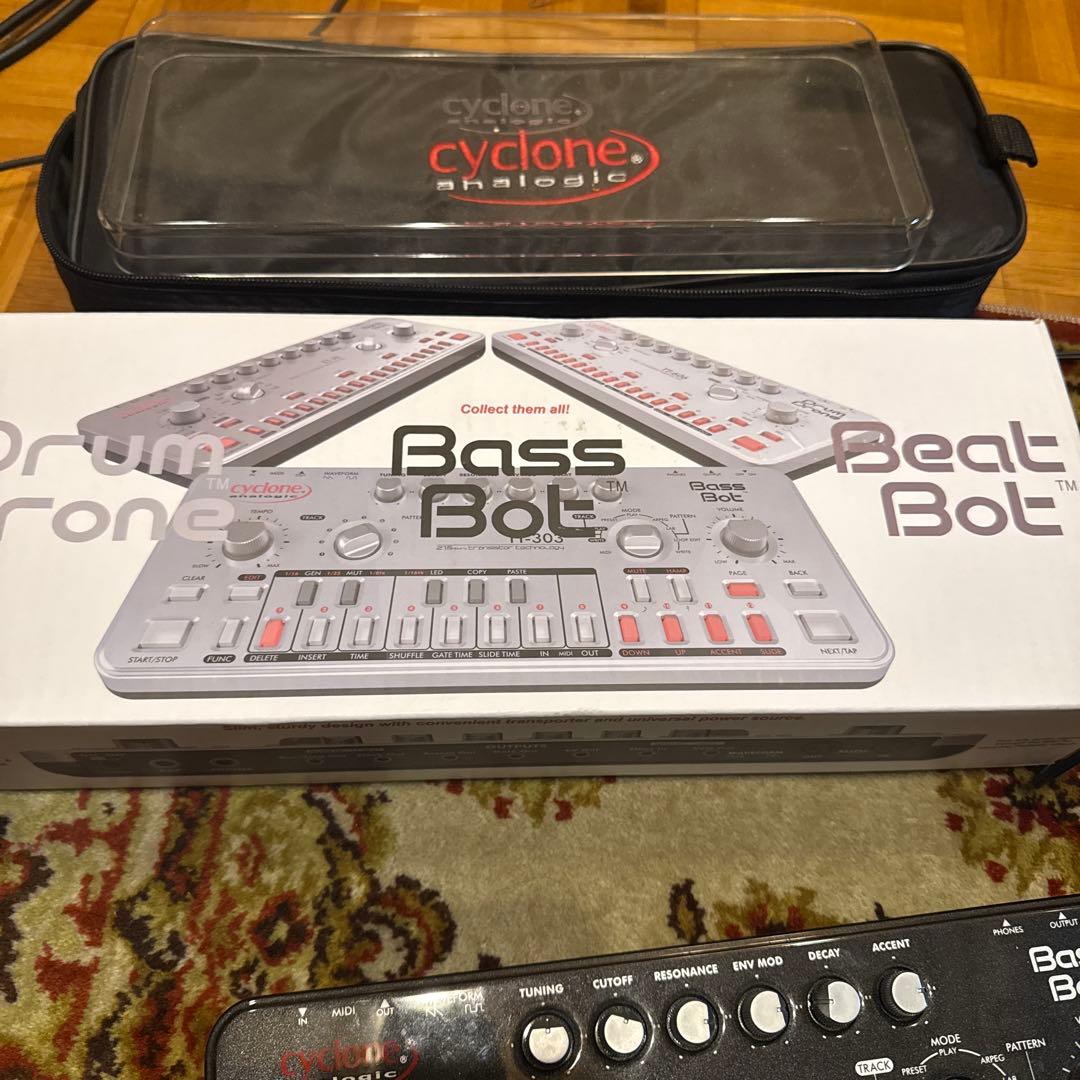 Cyclone TT-303 アナログシンセサイザー - メルカリ