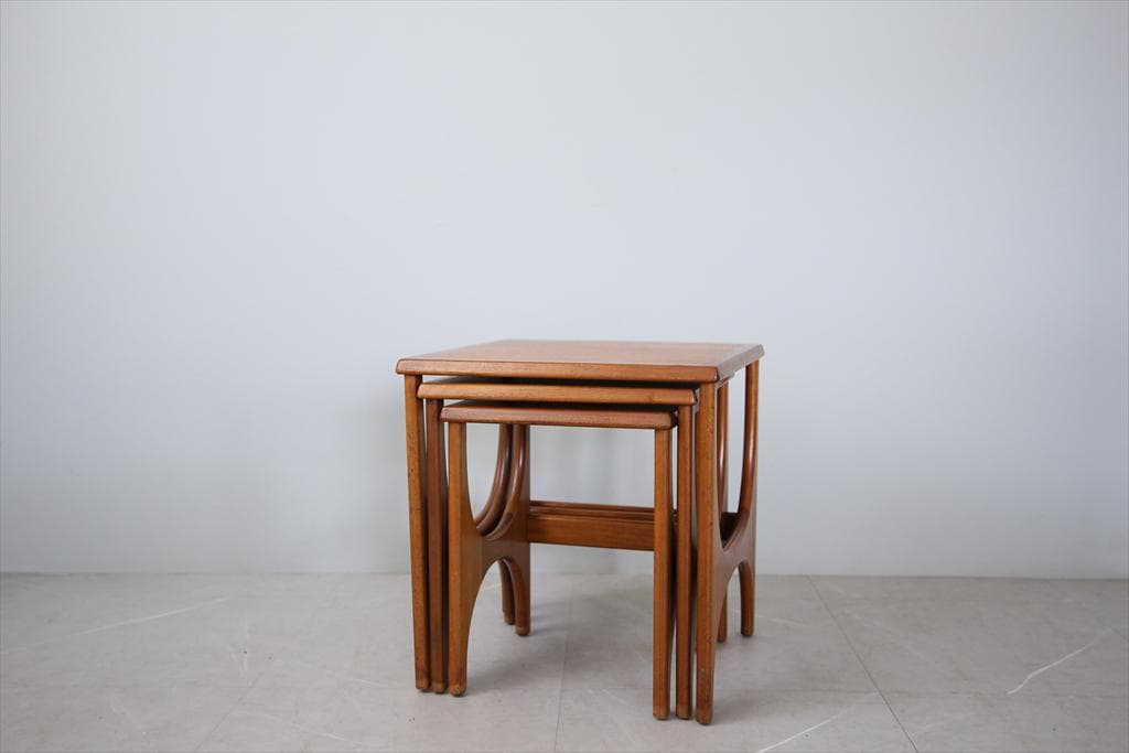 英国アンティーク木製ネストテーブル3台/収納式机/飾り棚/花台(92-252