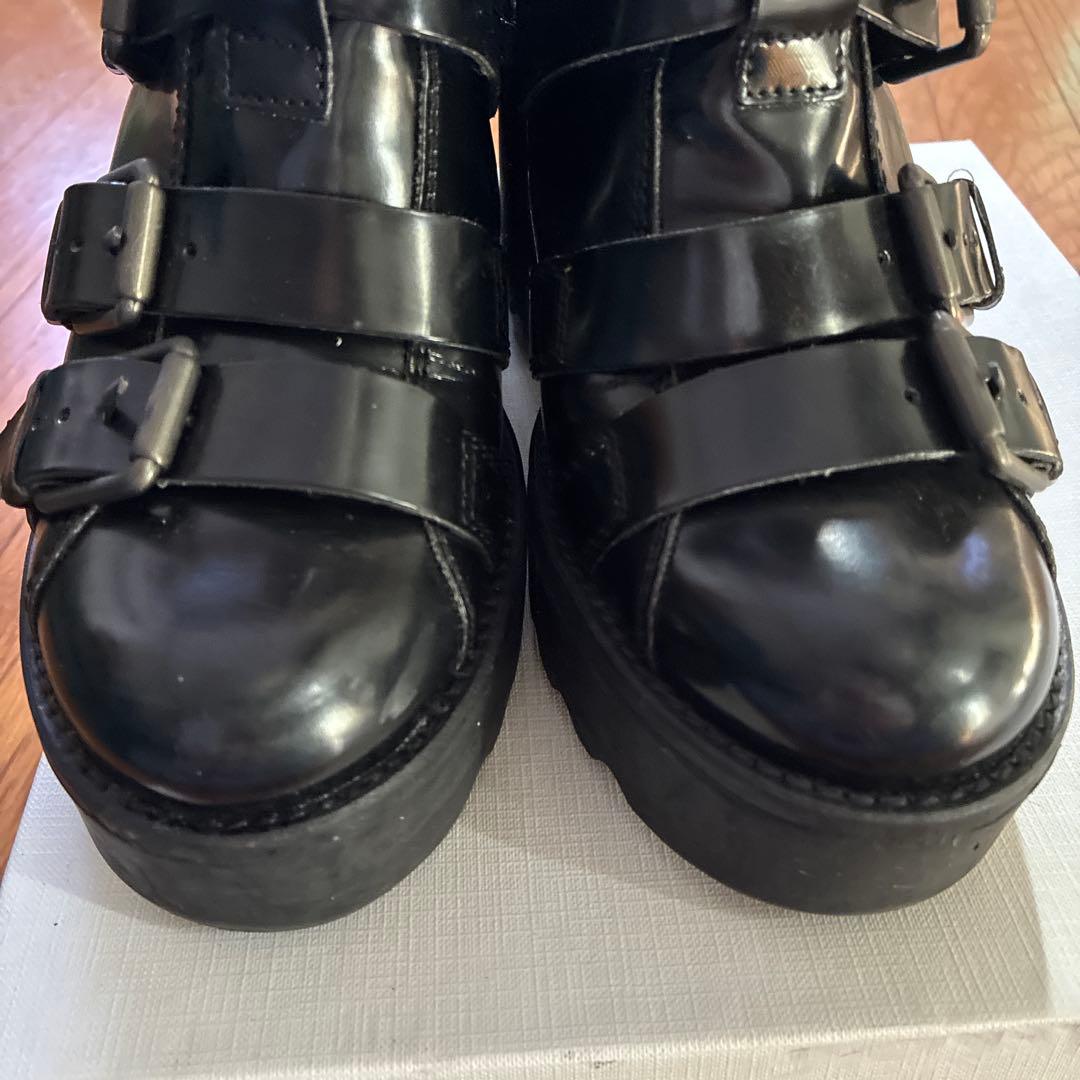 トップショップ バックル付き黒エンジニアブーツ 靴