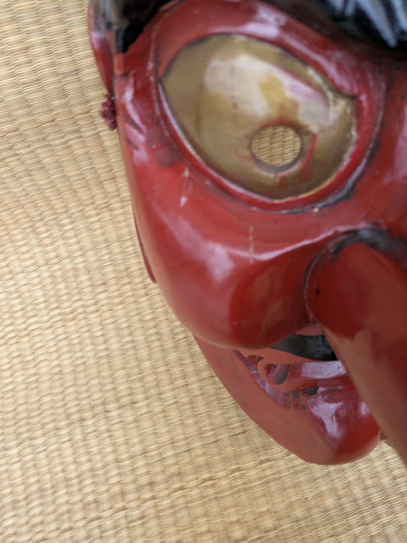 大迫力の天狗面 木製品 壁飾り 程度の良い中古品