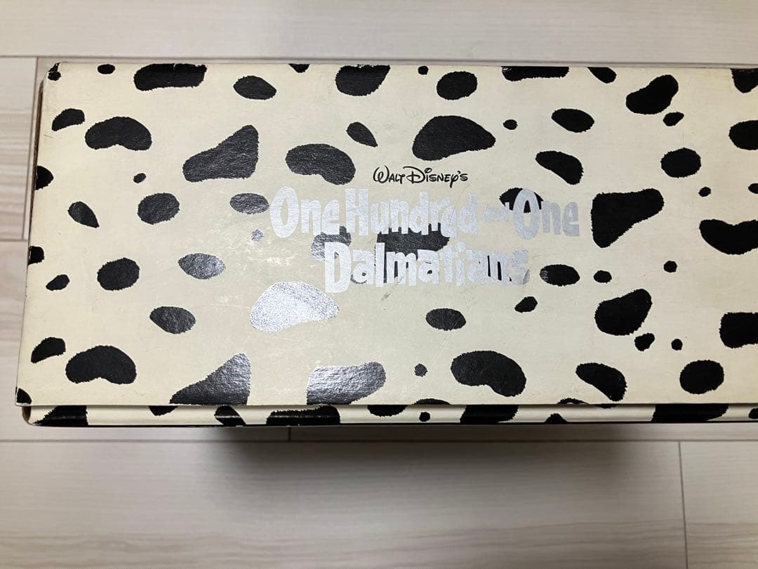 101匹わんちゃん レリーフプレート 限定15000枚 Disney - メルカリ