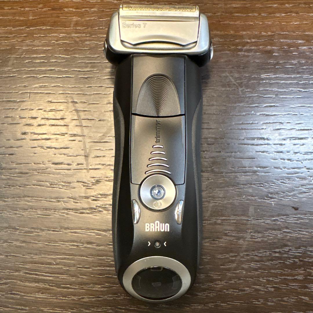 ブラウン series7 7760cc 洗浄機付き ※中古品、箱、取説なし - メルカリ