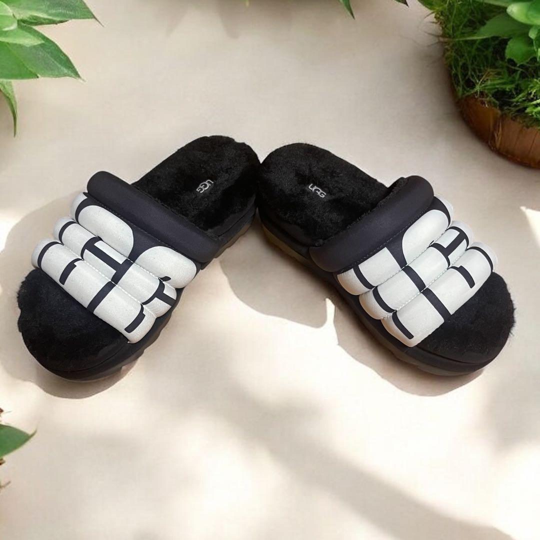 きぃーたぁん様UGG アグ Maxi Slide Logo サンダル 厚底 25