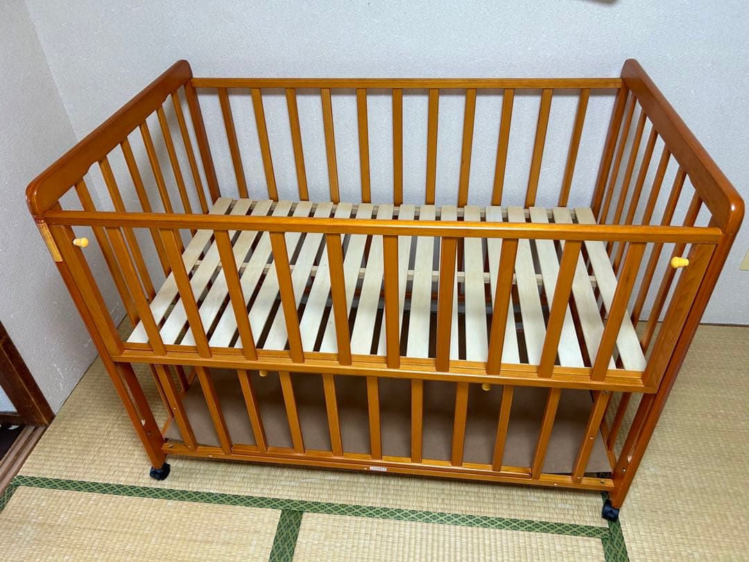 ベビーベッド ヤトミ 標準サイズ キャスター付き 説明書付き SGマーク