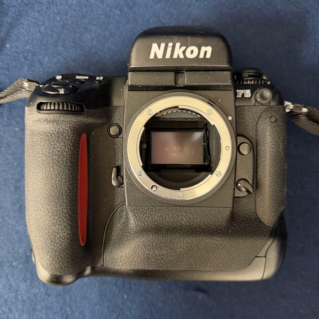 Nikon ニコン F5 フィルムカメラ レンズ無し リバーサルの秋、Nikon F5の秋。｜記憶カメラ