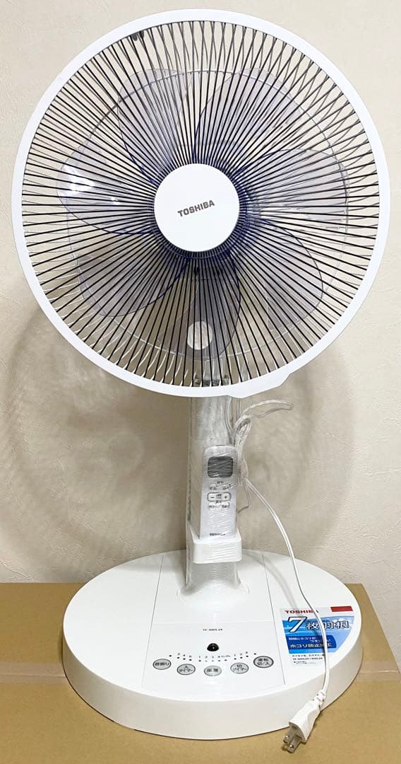 東芝リビング扇風機 ホコリ防止加工 リモコン首振 7枚羽 DCモーター ホワイト Amazon | 東芝リビング扇風機 TF-30DL24(W) ホコリ防止加工 リモコン首