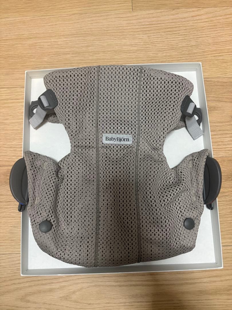 使用頻度少なめ】BabyBjörn 抱っこ紐 ベージュ メッシュ - メルカリ