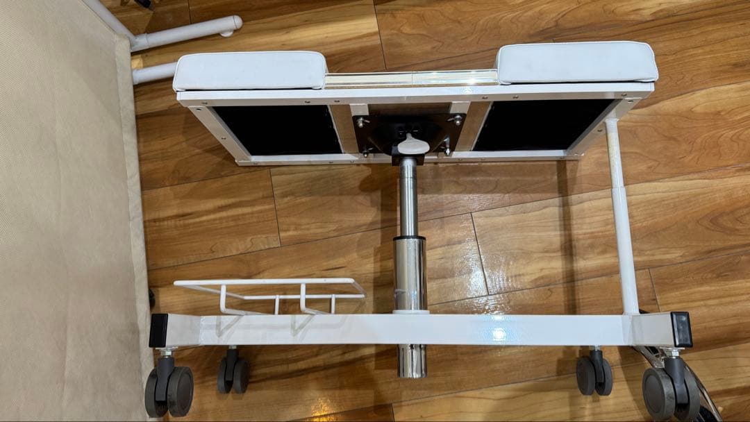 ゆ*き様 西村製作所 ペディキュアオットマン CB-811 ホワイト