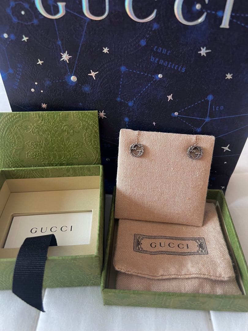 GUCCI ピアス　インターロッキングG 燻　ユニセックス ☆GUCCI☆男女OK！大人気 インターロッキングG シルバー ピアス (GUCCI