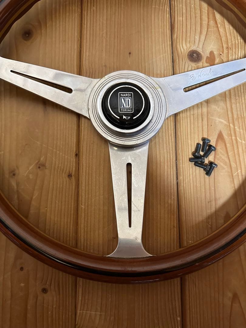 f*読様 【NARDI Classic】36.5Φ ウッドステアリング　ナルディ