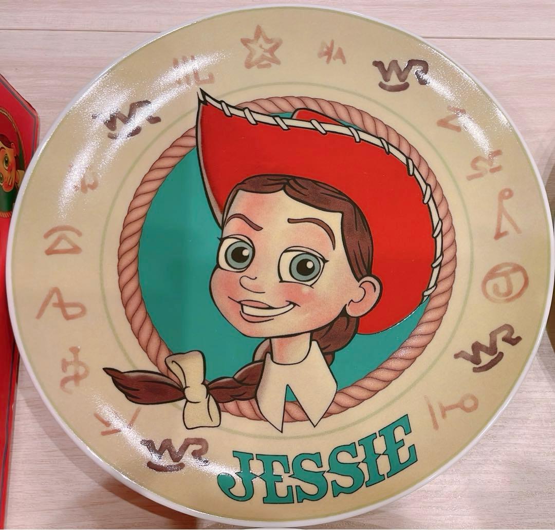 トイストーリー ウッディのラウンドアップ絵皿 美品 - メルカリ