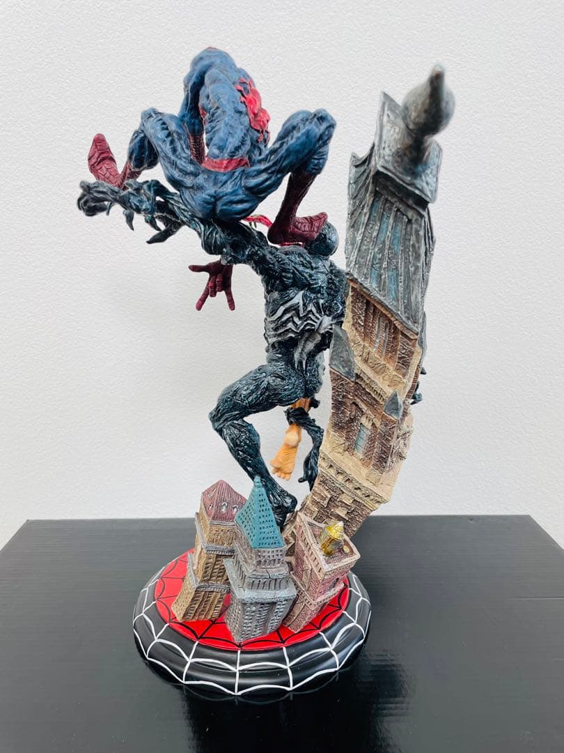 スパイダーマン VS ヴェノム スタチュー 岩倉圭二 原型 - メルカリ