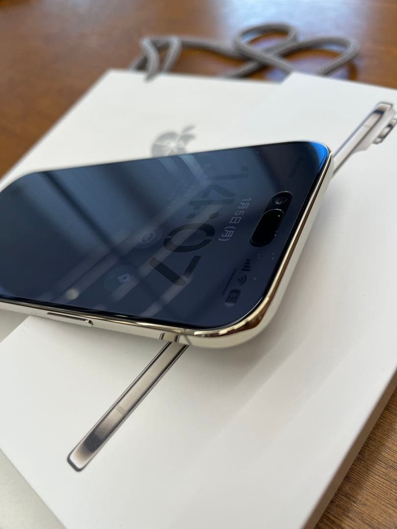 値下げ！iPhone17Air 256 /2025/12月購入 SIMフリー - メルカリ