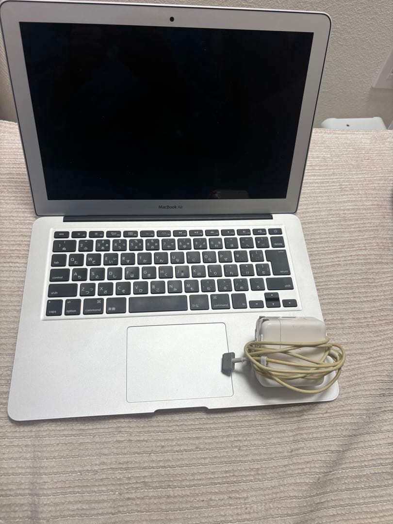 Apple MacBook Air シルバー 充電器付き MacBook Air【13インチ】充電器付き Amazon.co.jp: Macbook Air 充電器