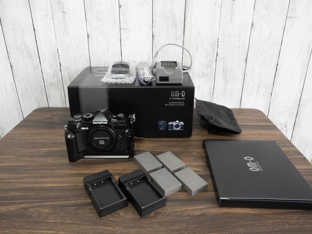 【ジャンク】送料込オリンパスOM-D E-M5 Mark III本体と付属品多数 OLYMPUS／OM SYSTEM OM-D E-M5 Mark III ボディー ブラック 買取価格