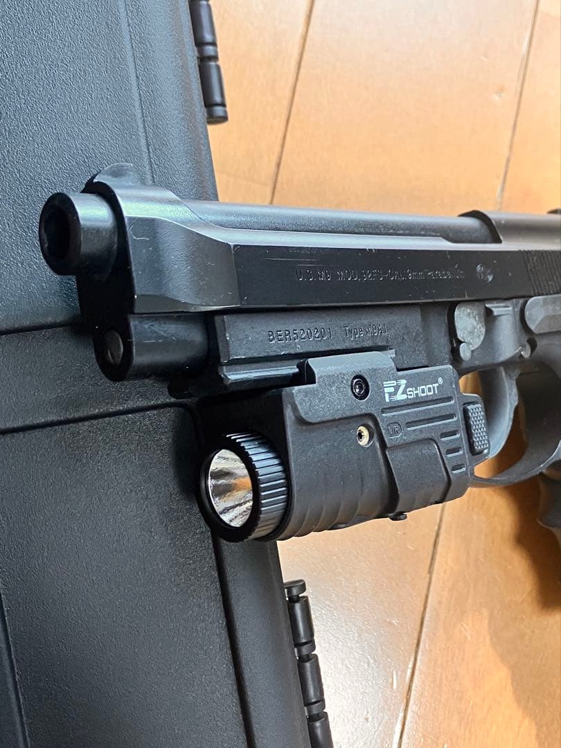 最終値下げ！マルイ ベレッタ M9A1ガスブロ レーザーライト、実銃