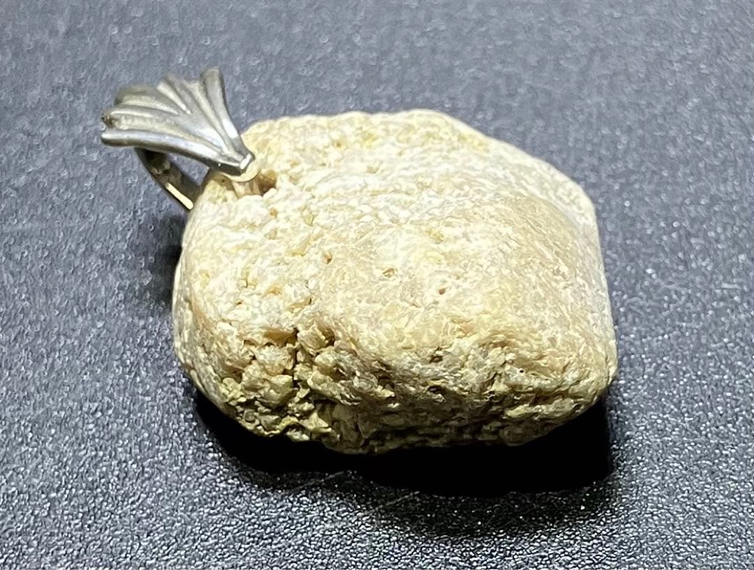 北投石原石ペンダントトップ　7.7g 測定確認済 銀金具　再入荷