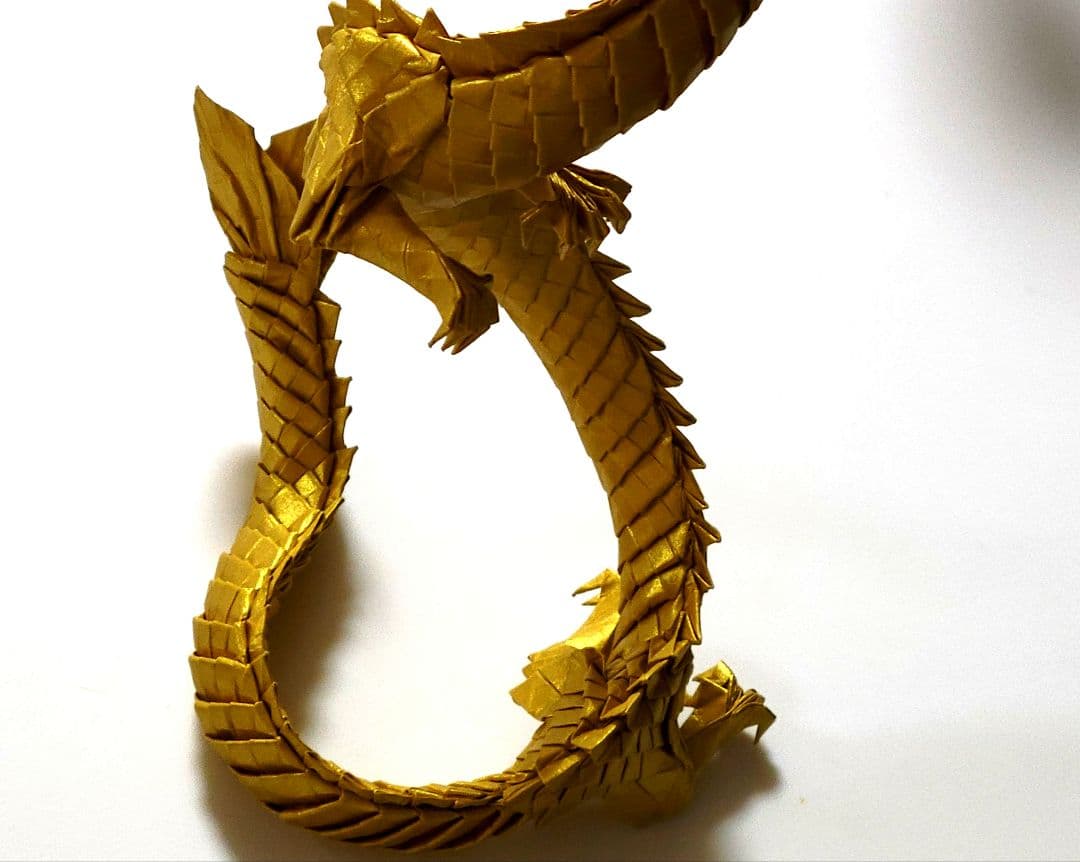 折り紙 黄金の昇り龍(ORIGAMI/GOLDEN RISING DRAGON) - メルカリ
