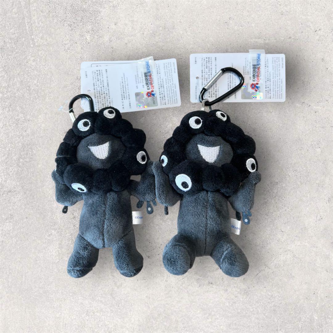 新品タグ付き 大阪関西万博 黒ミャクミャクカラビナ付き 立ち座り