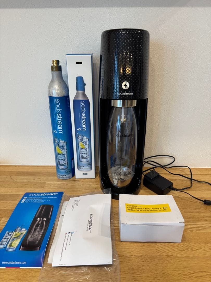sodastream ソーダストリーム　炭酸水メーカー　ブラック Amazon | ソーダストリーム E-TERRA (E-テラ) ブラック ガス増量