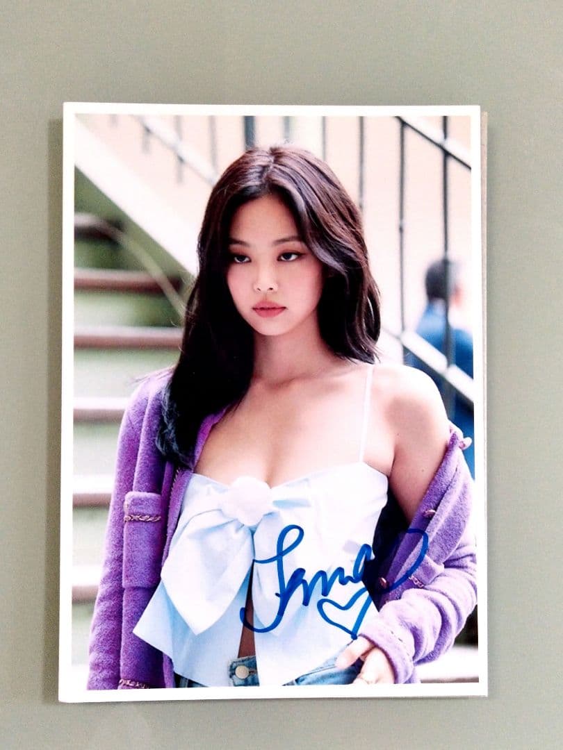 セール中…ジェニー直筆サイン入り2Lサイズ写真…Jennie…BLACKPINK