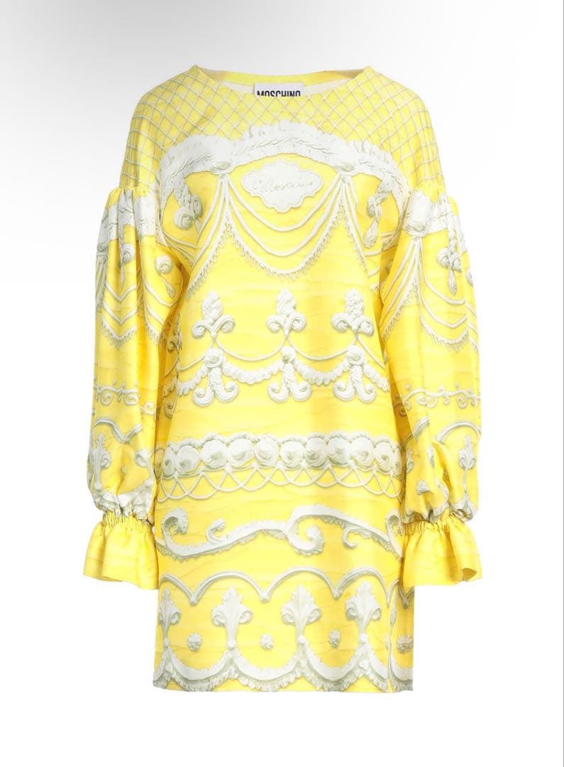 MOSCHINO cake dress ケーキ ホイップ ワンピース Moschino Went Full-On Marie Antoinette For Fall 2020 With Cake