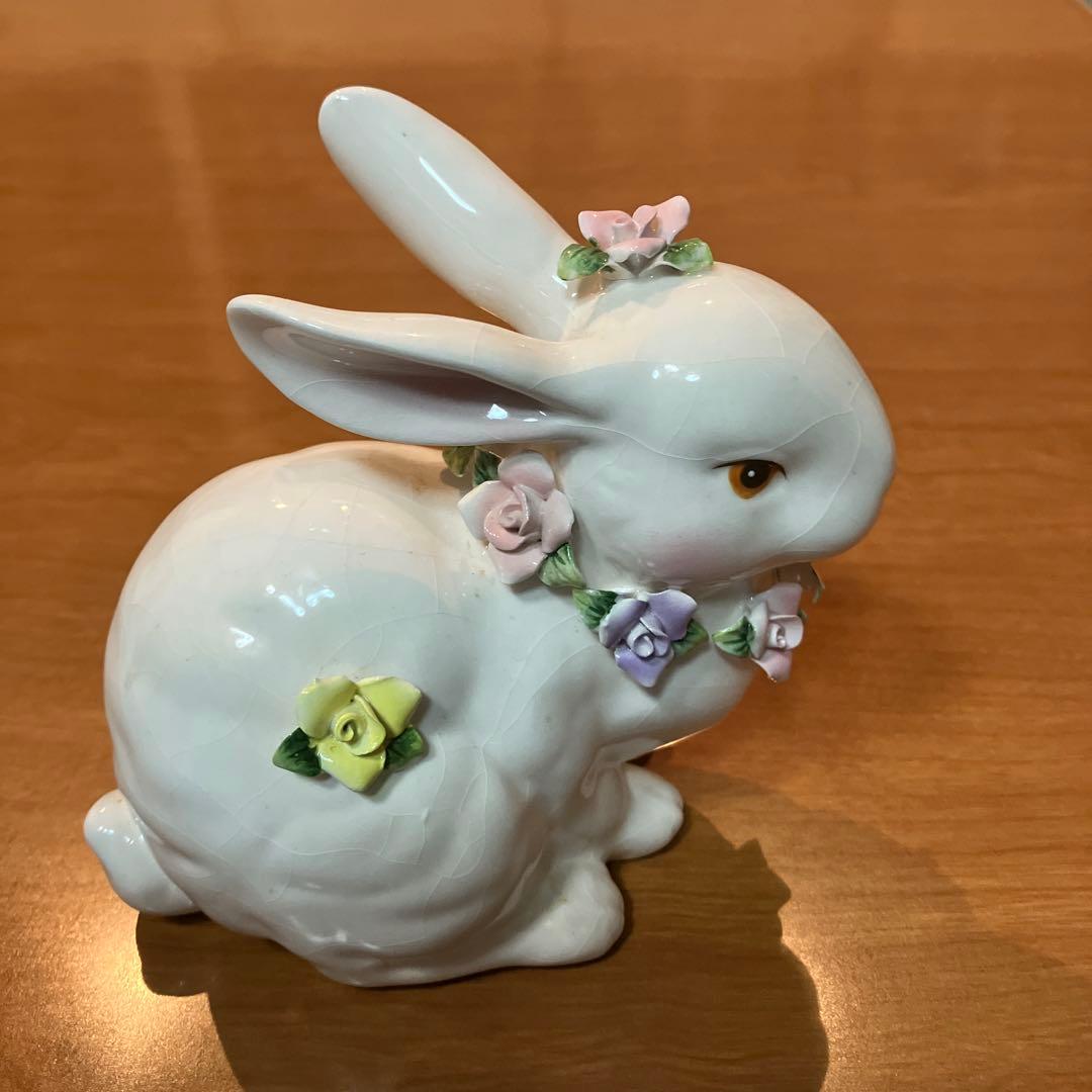 限定値下げ リヤドロ 花飾りの白うさぎ - メルカリ