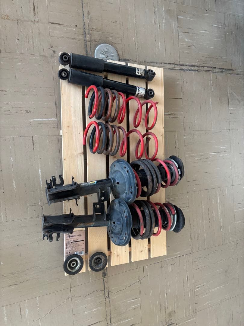 アバルト959コンペティツィオーネ 純正 KONI サスペンションキット アバルト595 コンペティツィオーネの純正サスペンションです。（KONI