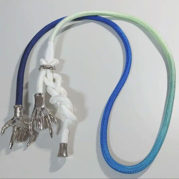 hazama 惹きずり込まれる運命のスマホストラップ　ネイビー 惹きずり込まれる運命のスマホストラップ | ha | za | ma