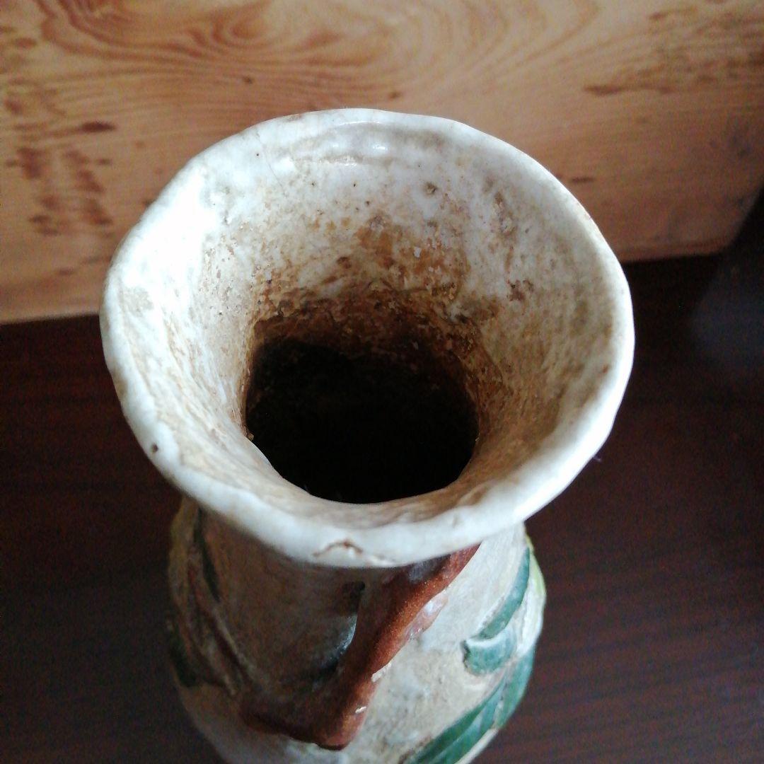 水月焼　細密白椿彫花瓶　16.3cm