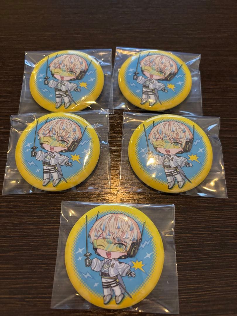 緋八マナ HEROES Half Anniversary ランダム缶バッジ - メルカリ