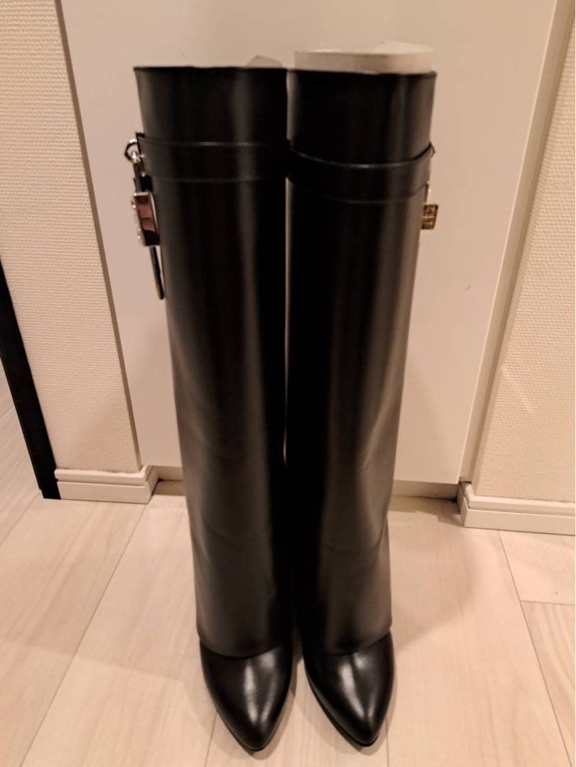 a☆r さん専用 GIVENCHYほぼ新品ブラック ロングブーツ