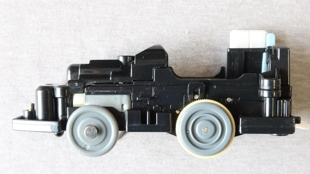 プラレール 電気制御で停止、走行----ホームドア駅を停車駅に改造1式(