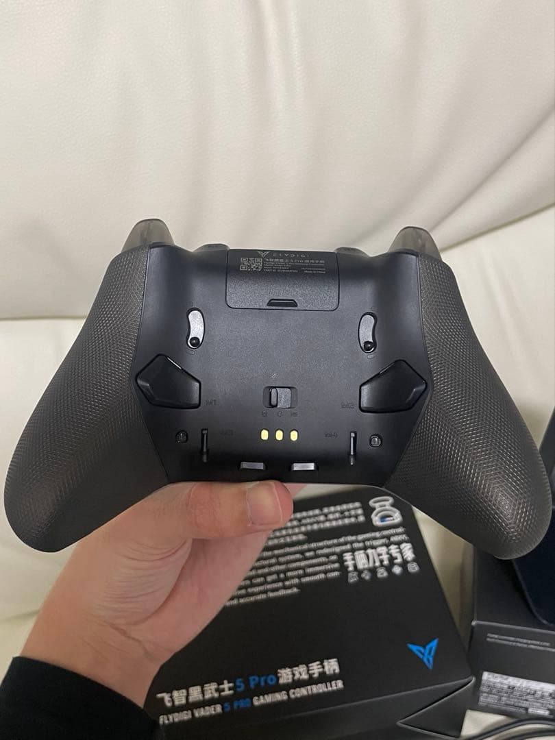 Flydigi Vader 5 Pro ゲームコントローラー 専用充電ドック付 - メルカリ