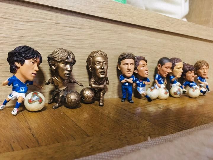サッカー選手 フィギュア 8体 - メルカリ