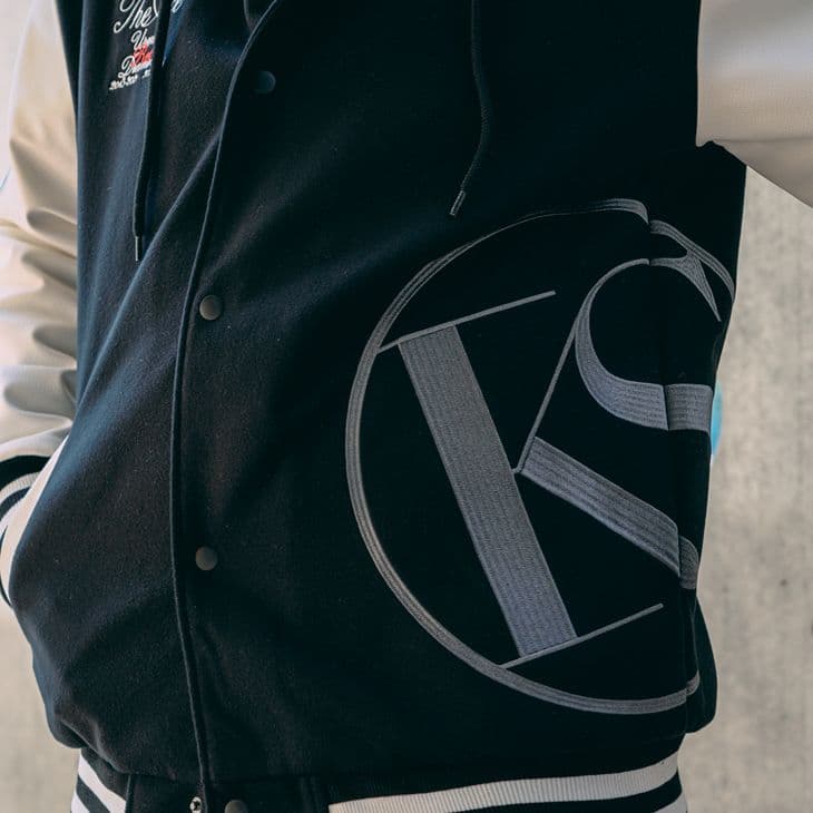 興梠慎三　フード付きスタジャン ブラック/ホワイト