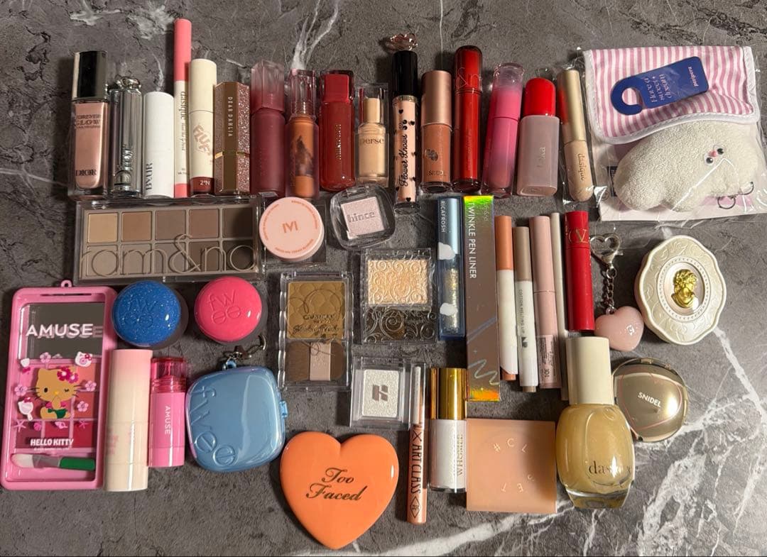 Dior ウォンジョンヨ ペリペラ デイジーク ロムアンド コスメ AMUSE W デイリームードアップパレット｜Wonjungyo