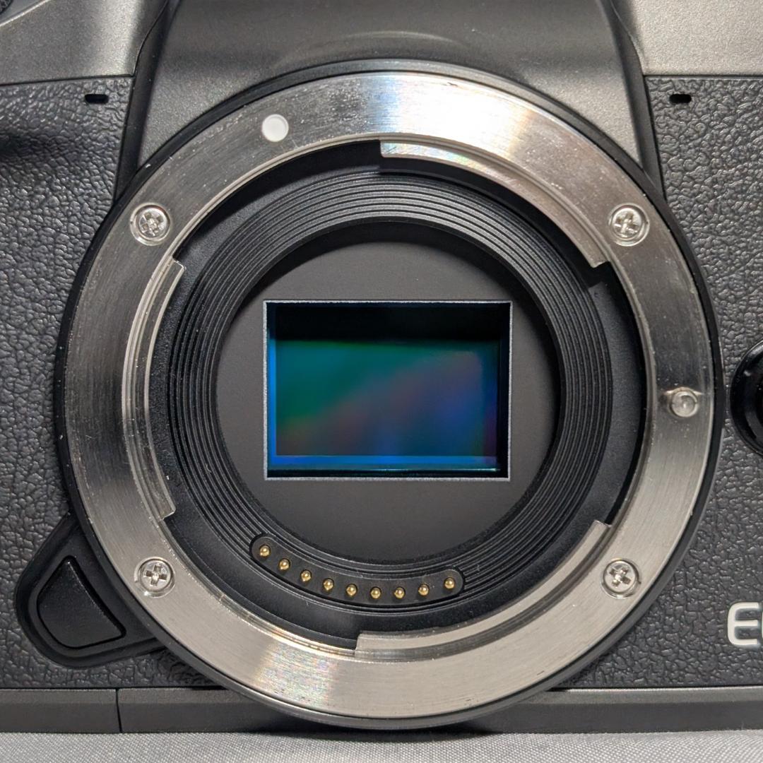 デジタルカメラ EOS M5 + EF-M15-45mm F3.5-6.3 IS STM