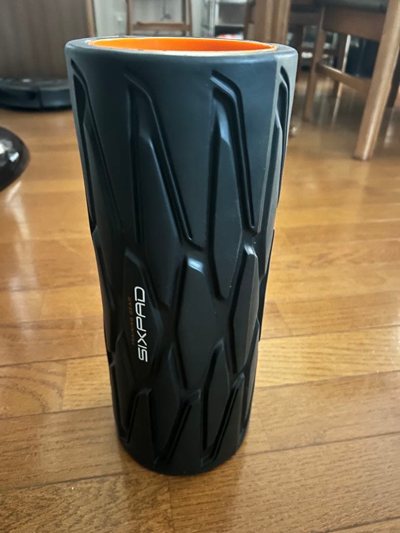 SIXPAD 筋膜ローラー ブラック・オレンジ - メルカリ