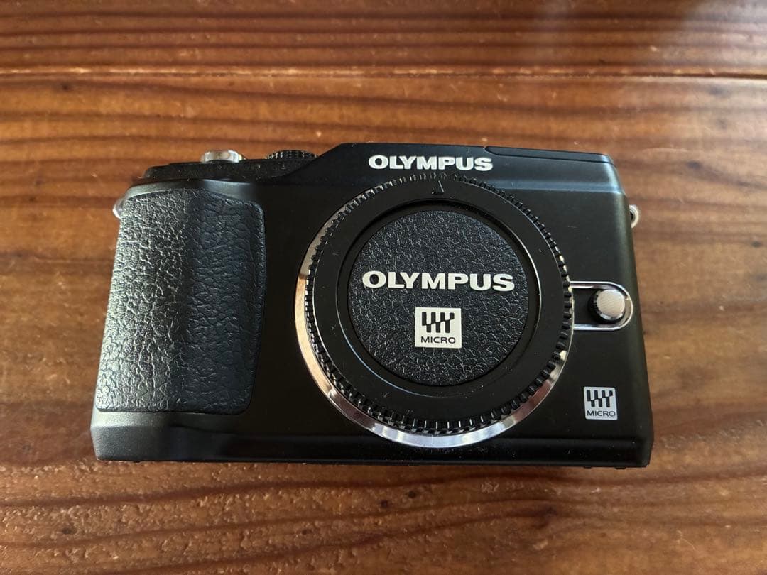 OLYMPUS PEN E-PL2 一式 レザーストラップのおまけ付き