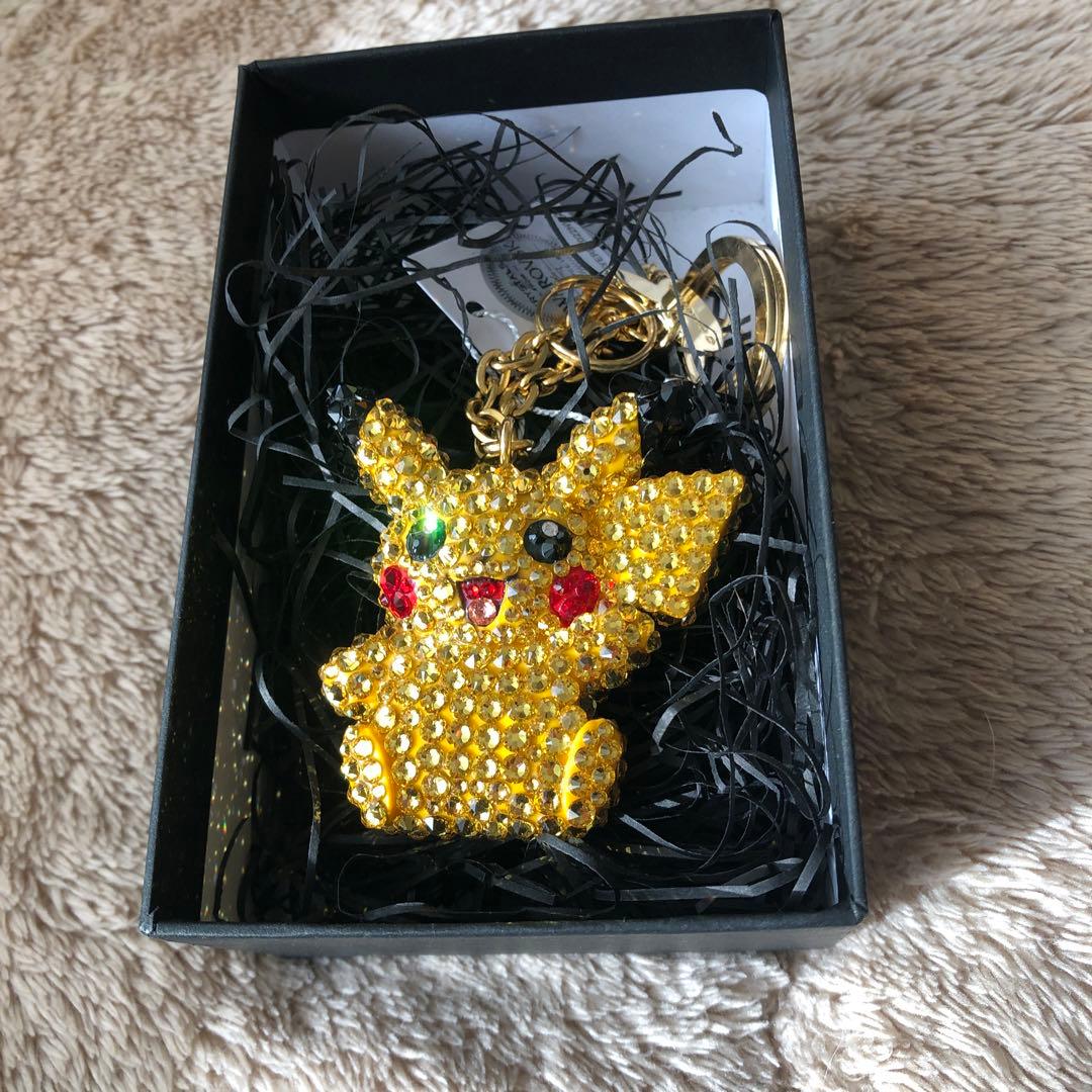 ポケモンセンター シブヤ 初回盤 ピカチュウ スワロフスキー