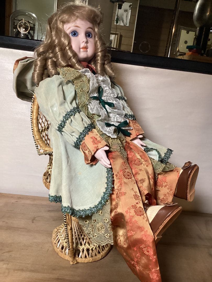 コレクターズドール ビスクドール CD−162 椅子付き 西洋人形 - メルカリ