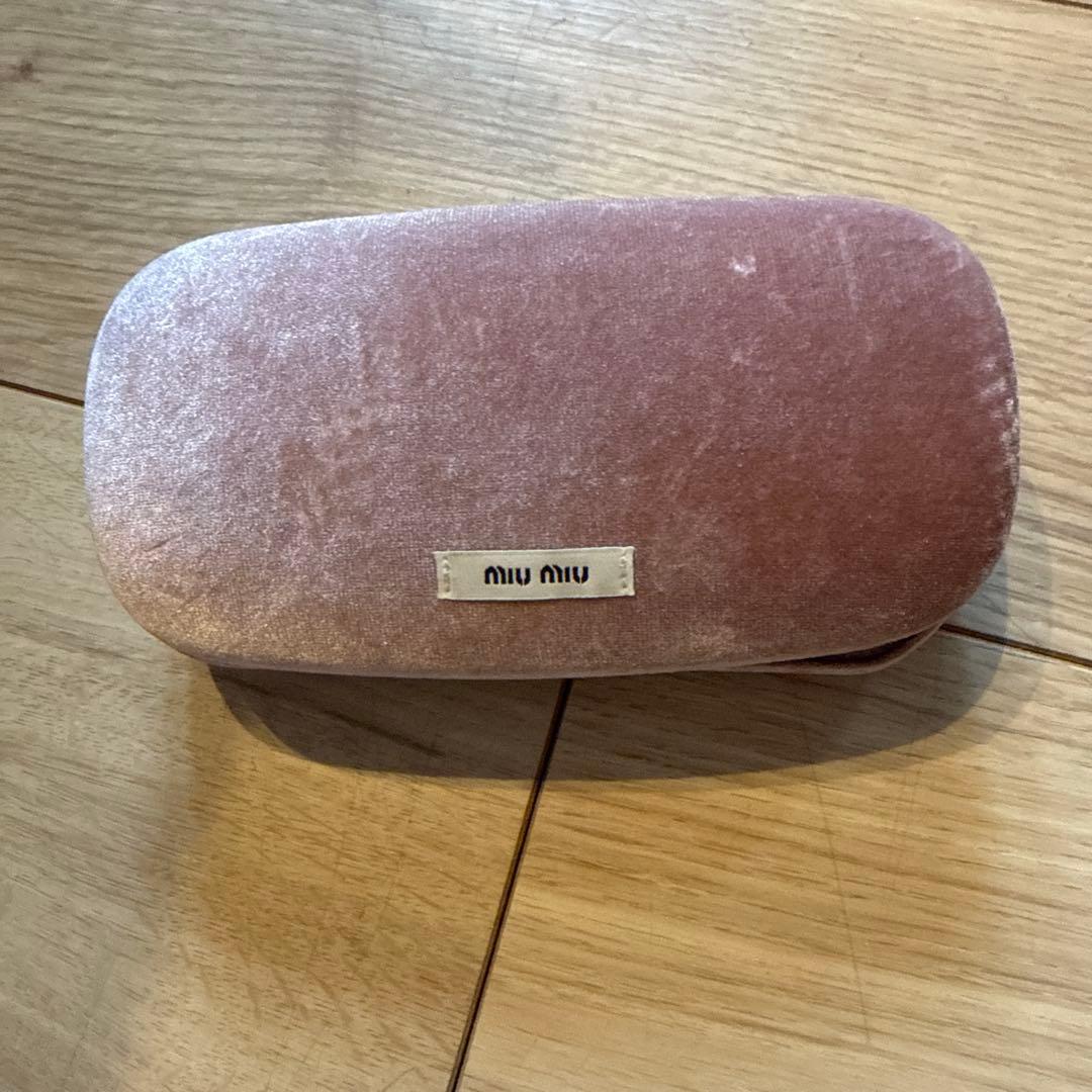 MIU MIU ベルベット メガネケース ピンク - メルカリ