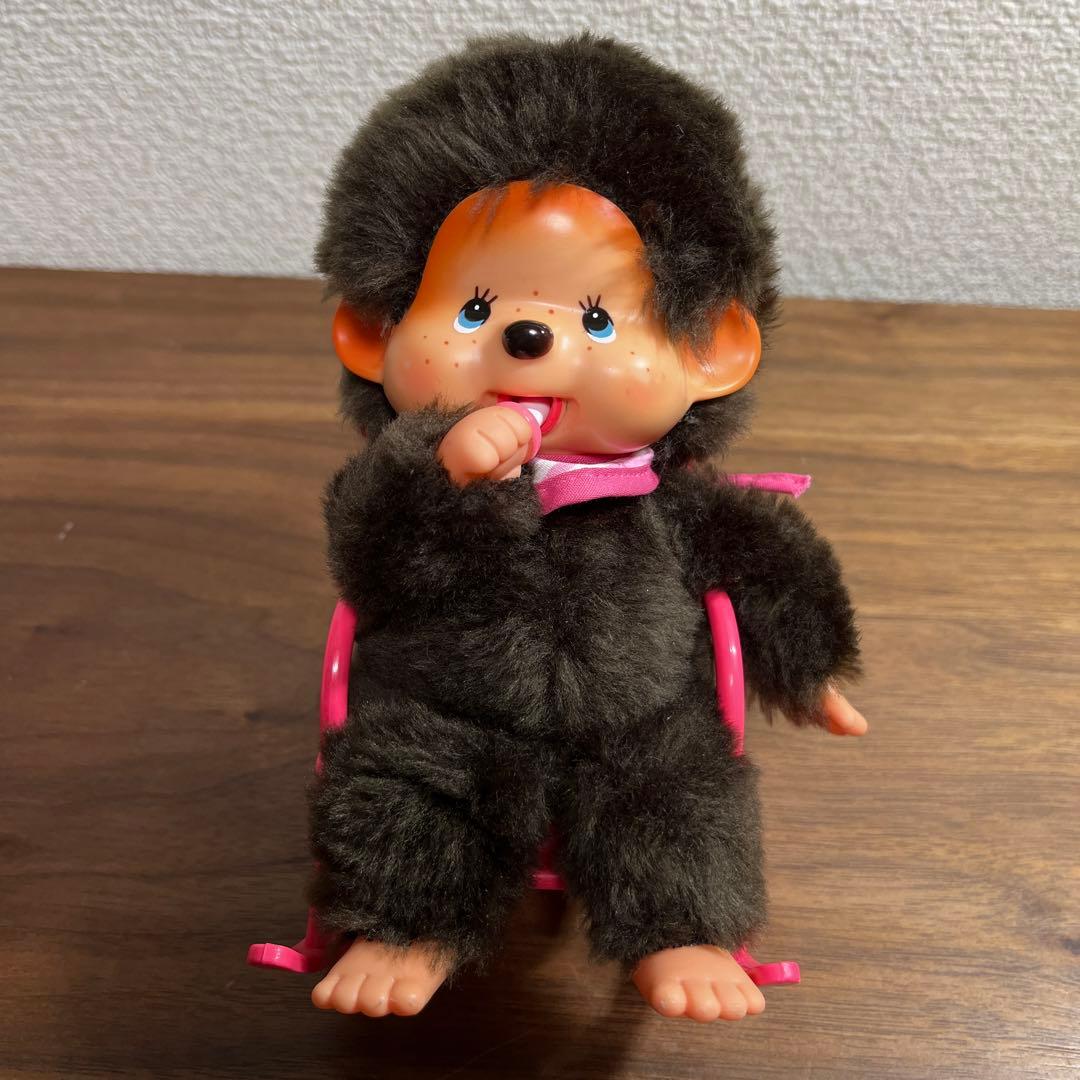 椅子に座ったモンチッチ オルゴール付き - メルカリ