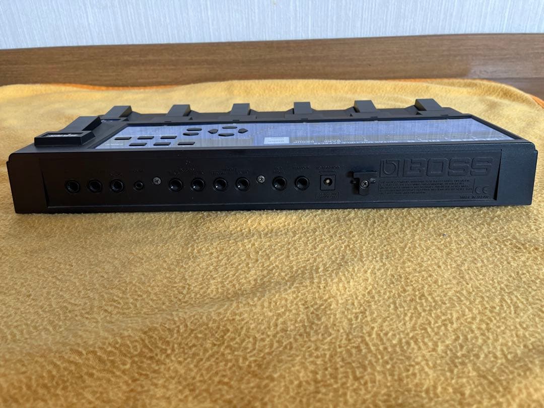 BOSS ME-8 ギターマルチエフェクター、フットスイッチFS-5U5L付き