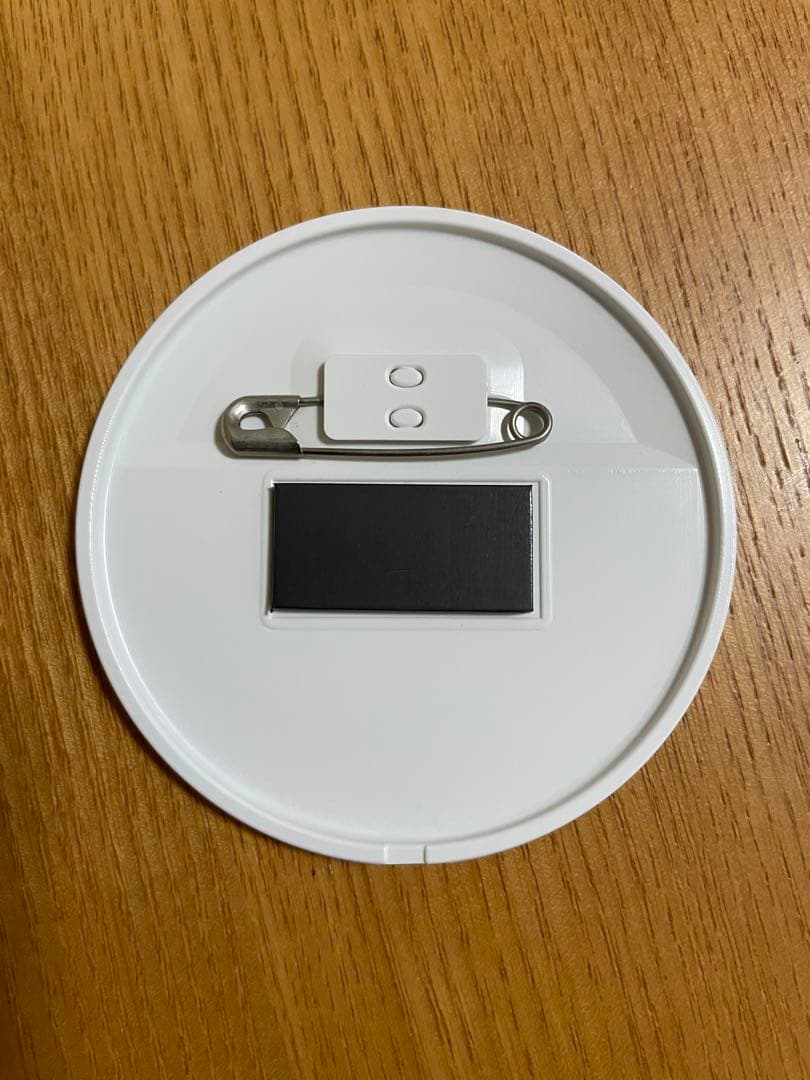 紅林珠璃】アイカツ アニON マグネット付きバッジ - メルカリ