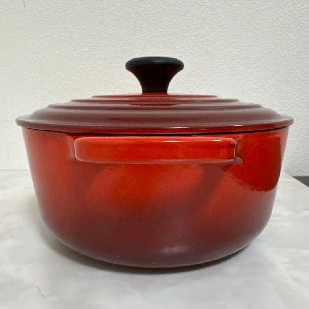 ル・クルーゼ(Le Creuset) ココット・ロンド 20cm チェリーレッド