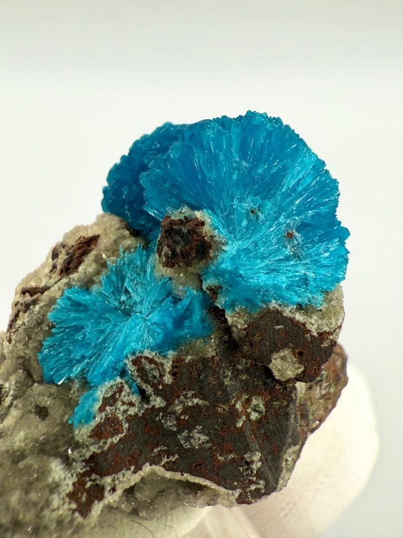 カバンサイト 原石 鉱物標本 天然石 ペンタゴナイト ゼオライト