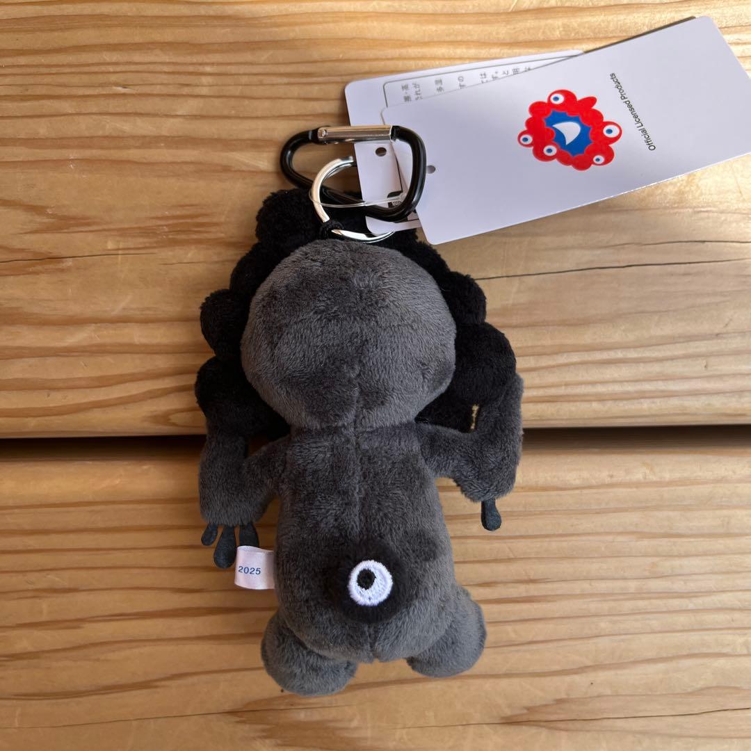 大阪関西万博 EXPO2025 ミャクミャク マスコット 黒 （座り） - メルカリ